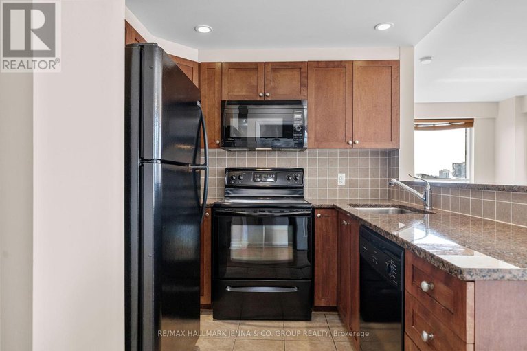 28054835/1104-200-besserer-street/sandy-hill/ottawa/ontario/K1N0A7_5
