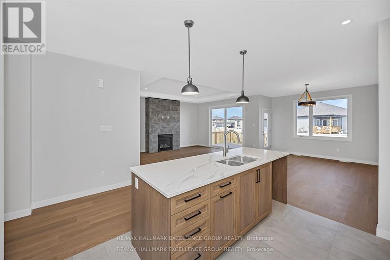 29317076/1345-diamond-street/clarencerockland-twp/clarence-rockland/ontario/K4K0M6_15