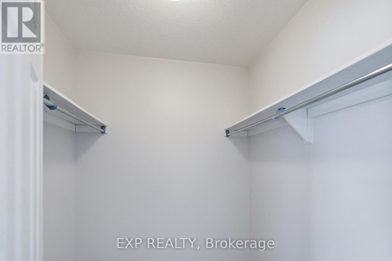 29437621/30-fieldberry-private/stonebridge/ottawa/ontario/K2J5E8_21