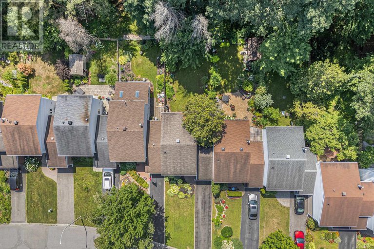 28740334/30-glen-park-drive/blackburn-hamlet-south/ottawa/ontario/K1B3Z2_43