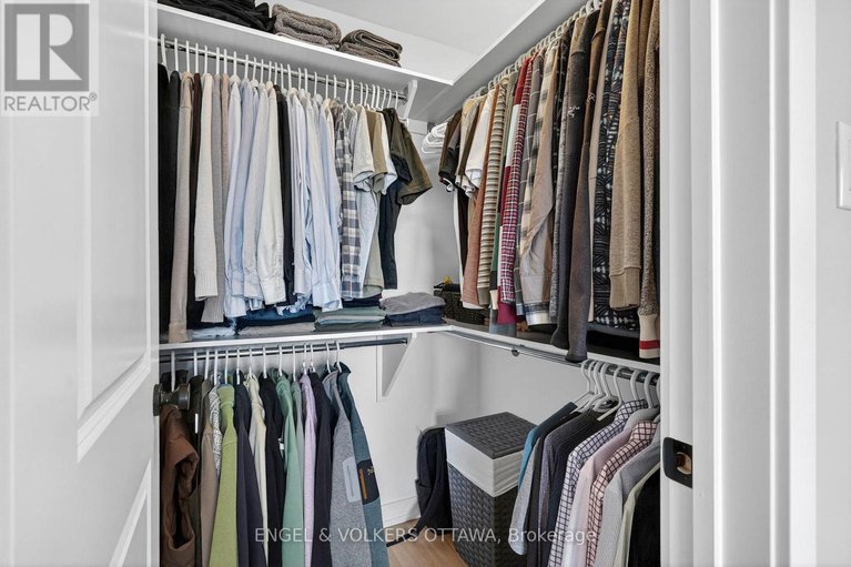 29646069/1764-crux-road/mer-bleuebradley-estatesanderson-park/ottawa/ontario/K1W0W7_37