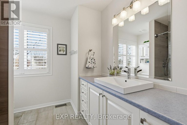 29348527/143-copperwood-street/convent-glen-north/ottawa/ontario/K1C7S1_24