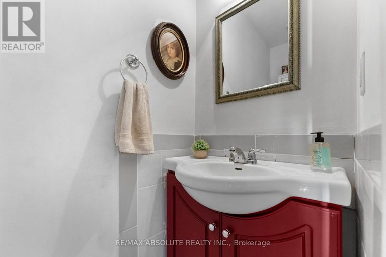 28870160/6138-brookside-lane/convent-glen-south/ottawa/ontario/K1C2K7_3