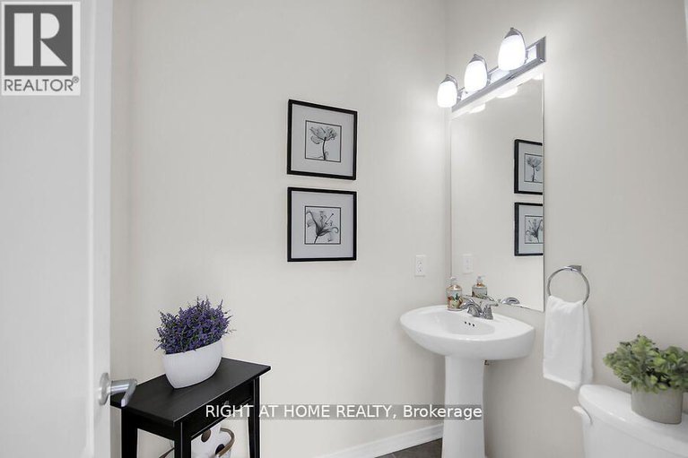 29103269/507-radiant-private/emerald-meadowstrailwest/ottawa/ontario/K2M0M9_5