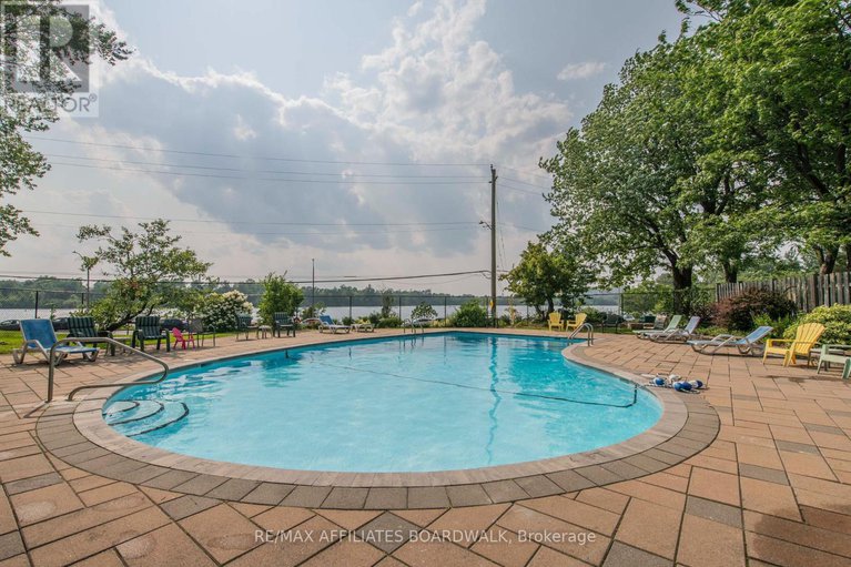 28517724/68-111-beachview-private-w/mooneys-bayriverside-park/ottawa/ontario/K1V1M7_31