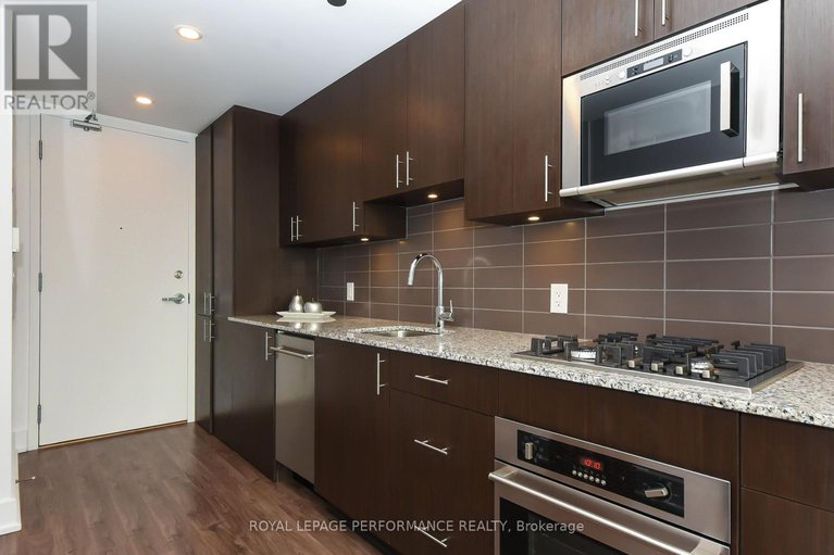 28437909/309a-7-marquette-avenue/vanier/ottawa/ontario/K1L8A7_10