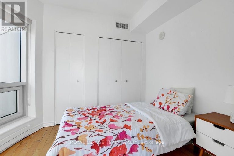 28257141/1704-234-rideau-street/sandy-hill/ottawa/ontario/K1N0A9_21