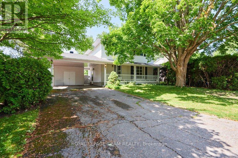 28515149/16-keewatin-crescent/borden-farmstewart-farmcarleton-heightsparkwood-hills/ottawa/ontario/K2E6Z1_2