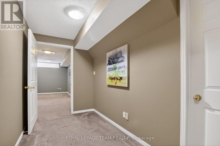 29460136/21-baton-court/katimavik/ottawa/ontario/K2L4C8_39