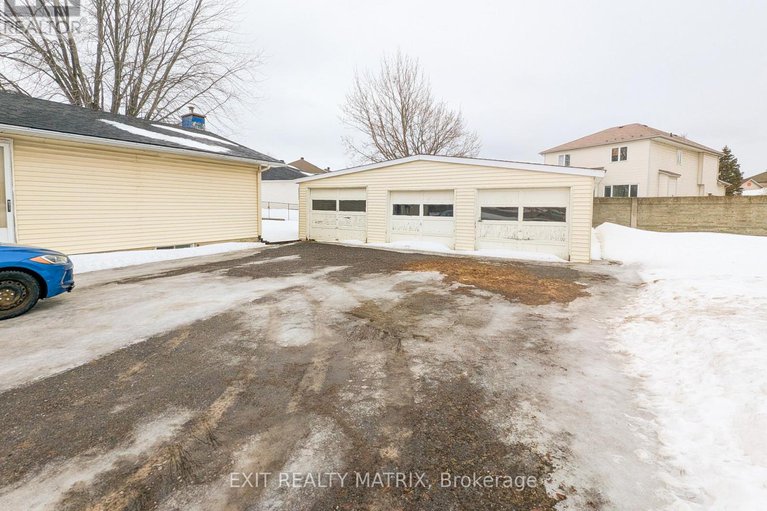 27992134/1632-trim-road/fallingbrookpineridge/ottawa/ontario/K4A3P8_18