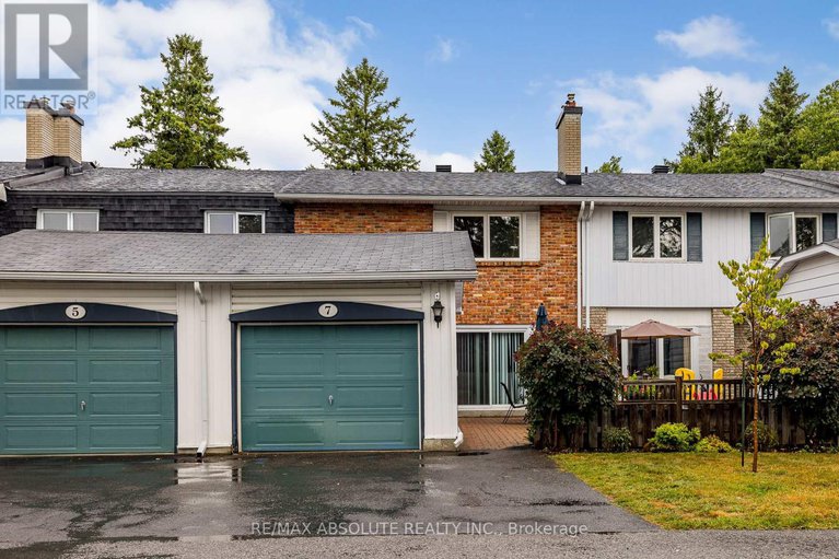 28984044/7-ramsgate-private-e/mooneys-bayriverside-park/ottawa/ontario/K1V8M4_1