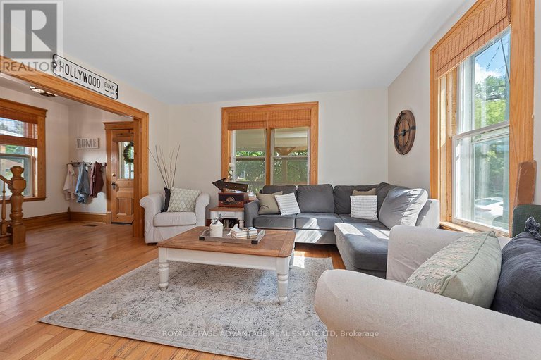 28631022/6-foster-avenue/smiths-falls/smiths-falls/ontario/K7A1K1_12