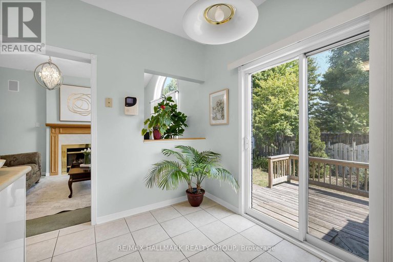 28728271/1087-rocky-harbour-crescent/riverside-southgloucester-glen/ottawa/ontario/K1V1V4_18