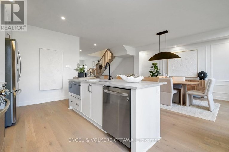 29008801/2006-allegrini-terrace/emerald-meadowstrailwest/ottawa/ontario/K2S2S7_23