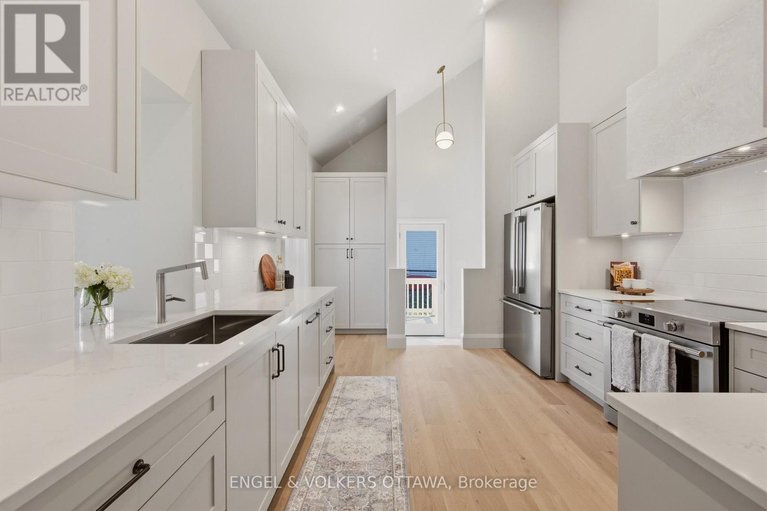 29649230/35-mackay-street/new-edinburgh/ottawa/ontario/K1M2B2_17