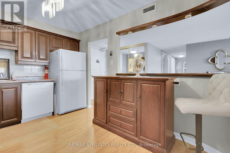 28339810/u303-200-lafontaine-avenue/vanier/ottawa/ontario/K1L8K8_8