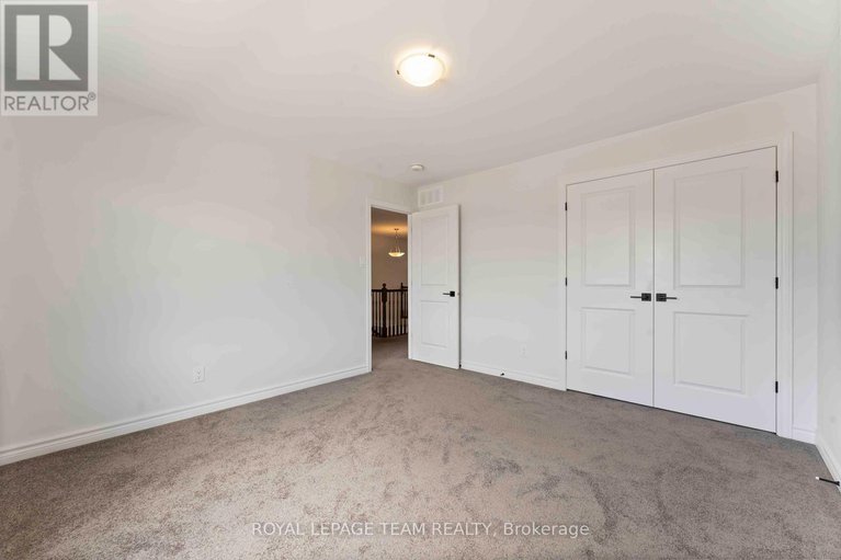 28647828/1010-brian-good-avenue/riverside-southgloucester-glen/ottawa/ontario/K4M0R3_38