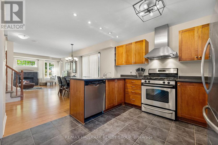 29051360/440-edgeworth-avenue/woodroffe/ottawa/ontario/K2B5L1_3