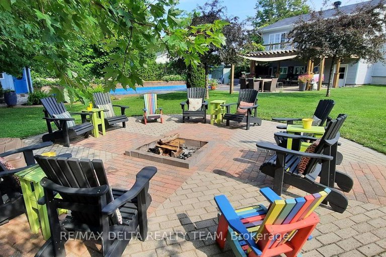 29348582/261-agathe-street/clarencerockland-twp/clarence-rockland/ontario/K4K1K7_37