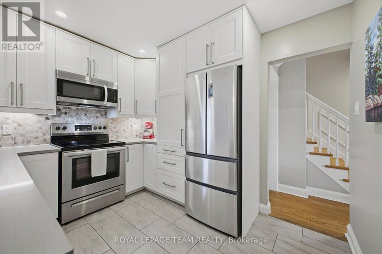 29622537/513-windermere-avenue/mckellarhighland/ottawa/ontario/K2A2W3_9