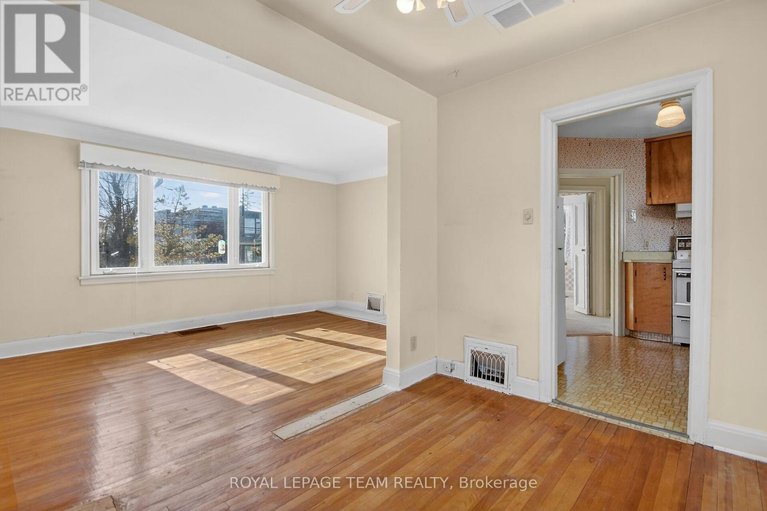 29596243/591-churchill-avenue-n/westborohampton-park/ottawa/ontario/K1Z5E6_19