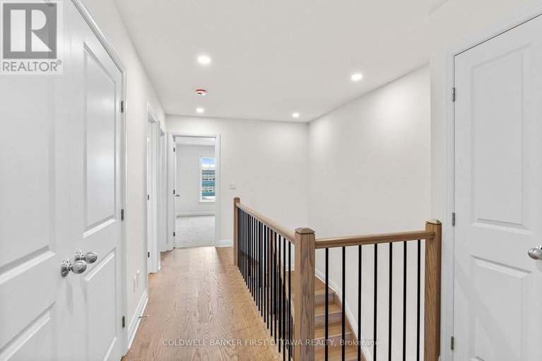 28420940/1326-whitlow-grass-way/morgans-grantsouth-march/ottawa/ontario/K2W0N5_15
