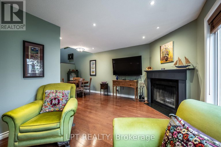 28831575/491-valade-crescent/fallingbrookpineridge/ottawa/ontario/K4A2W6_12