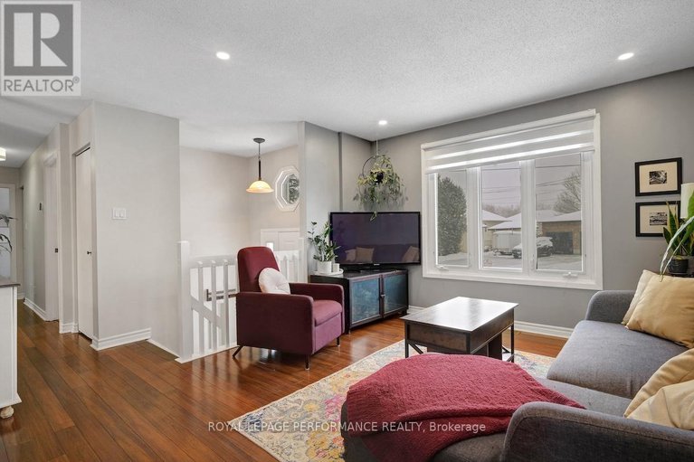 29180735/552-loucks-drive/village-of-russell/russell/ontario/K4R1B6_5