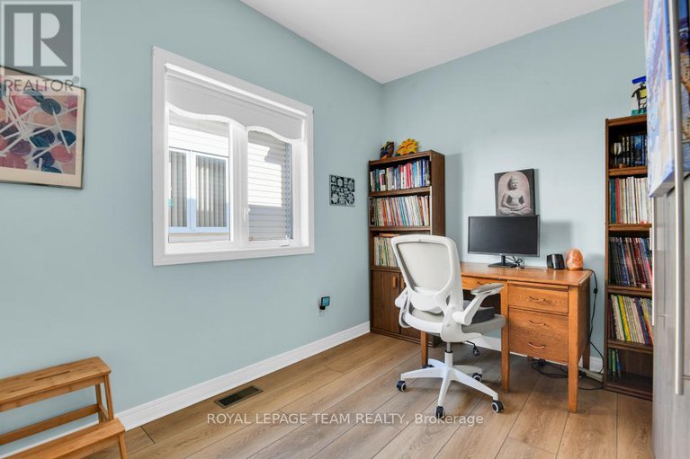 28598951/1581-belleterre-street/orleanssunridge/ottawa/ontario/K1C7N5_19