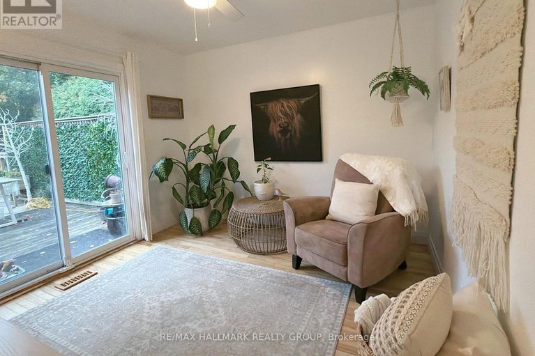 29062143/2424-joliffe-street/hawthorne-meadows/ottawa/ontario/K1G1G9_19