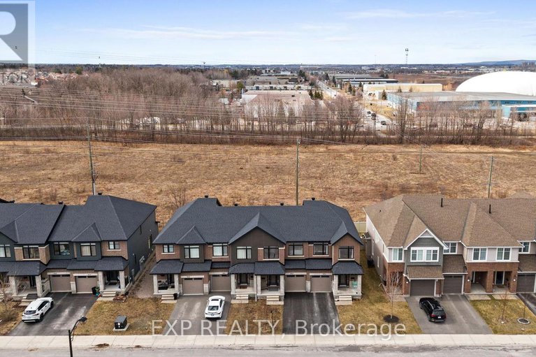 28297698/653-putney-crescent/stittsville-south/ottawa/ontario/K2S2N7_41