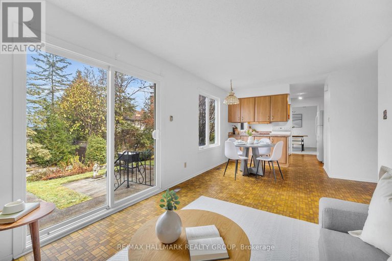 29133193/3407-mccarthy-road/hunt-clubwestern-community/ottawa/ontario/K1V9G6_11