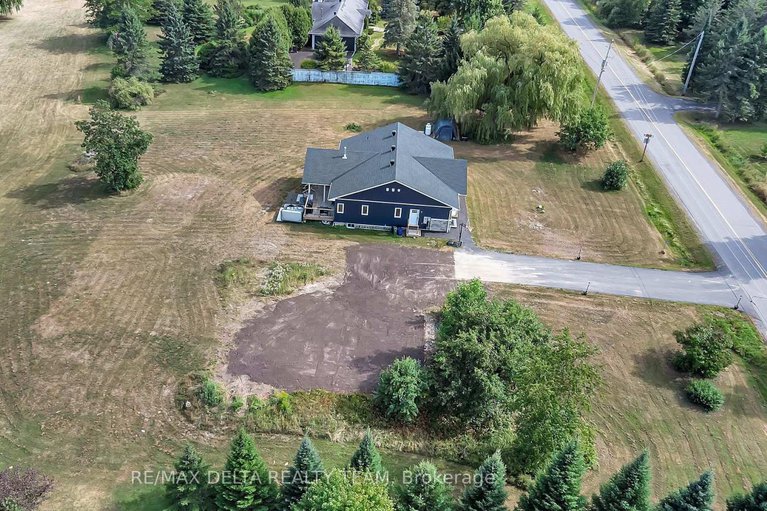 28754797/4645-mcneely-rd-road/sarsfieldbearbrook/ottawa/ontario/K4B1J1_37