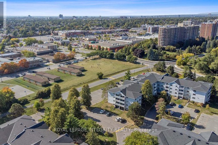 28876119/206-212-viewmount-drive/borden-farmstewart-farmcarleton-heightsparkwood-hills/ottawa/ontario/K2E7X2_34