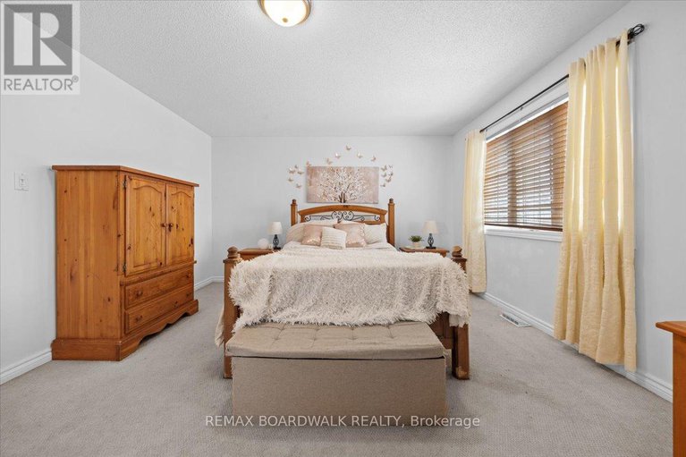 29372610/2285-cecile-crescent/town-of-rockland/clarence-rockland/ontario/K4K1S2_24