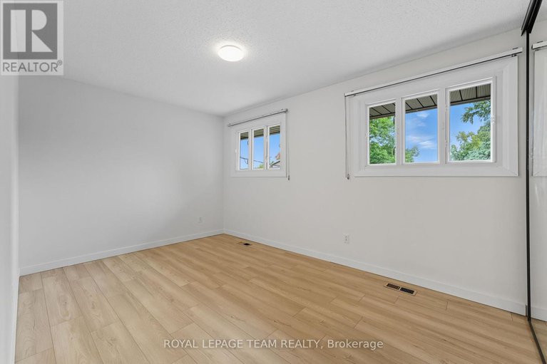 28916285/1856-playfair-drive/playfair-park/ottawa/ontario/K1H5S1_26