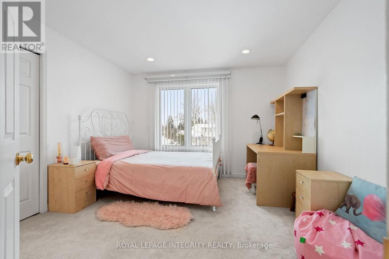 29249716/16-st-andrews-circle/glencairnhazeldean/ottawa/ontario/K2L1L3_26