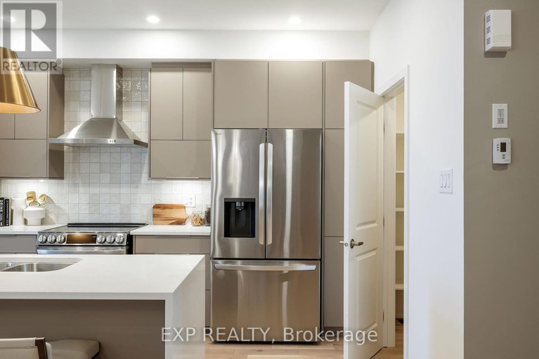 28919318/443-haresfield-court/riverside-southgloucester-glen/ottawa/ontario/K4M0B6_4