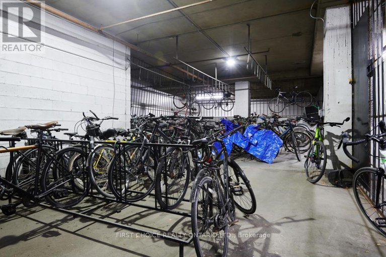 29142164/714-40-landry-street/vanier/ottawa/ontario/K1L8K4_31