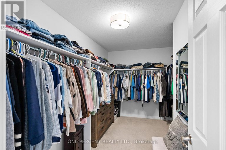 29563341/1002-showman-street/goulbourn-twp-from-franktown-rdsouth-to-rideau/ottawa/ontario/K0A2Z0_30