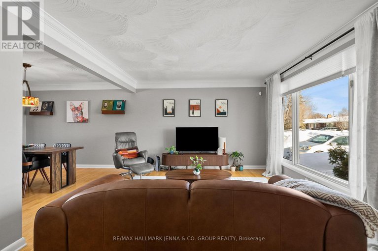 29393824/866-claude-street/castle-heightsrideau-high/ottawa/ontario/K1K2S6_5