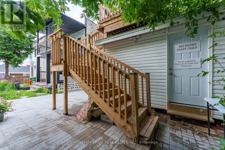 28629515/684-bronson-avenue/west-centre-town/ottawa/ontario/K1S4E9_7