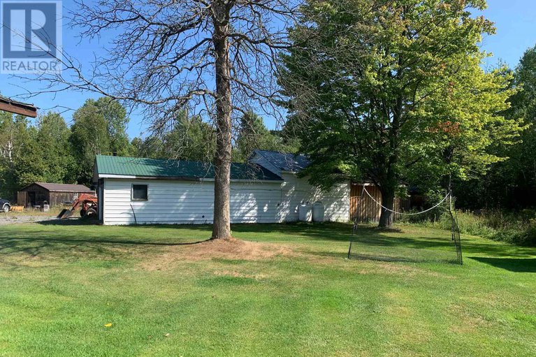 28823443/690-limerick-road/north-grenville-twp-kemptville-south/north-grenville/ontario/K0G1T0_27