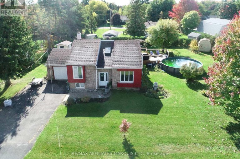 29034285/21-ste-therese-boulevard/embrun/russell/ontario/K0A1W0_4