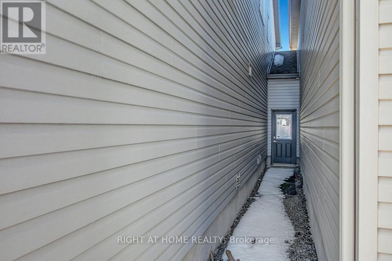 28116304/554-barrick-hill-road/emerald-meadowstrailwest/ottawa/ontario/K2M0B4_33