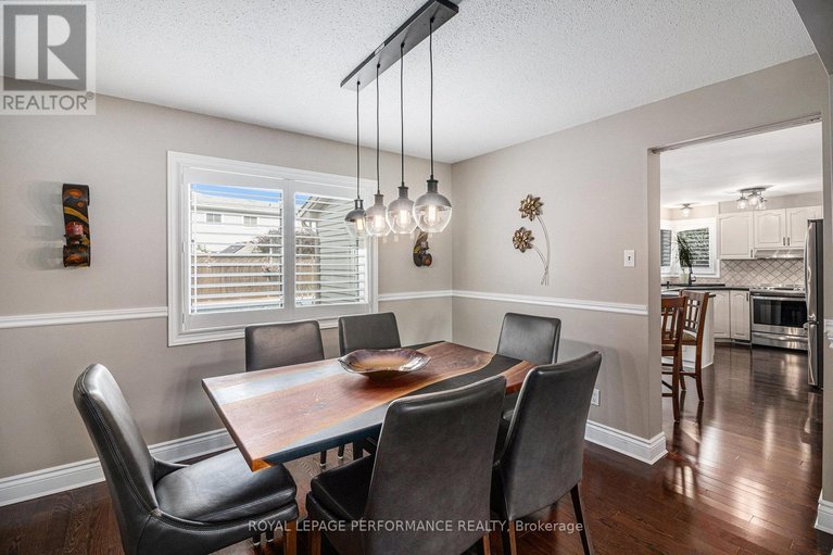 29629038/653-thicket-way/fallingbrookgardenway-south/ottawa/ontario/K4A3A7_12