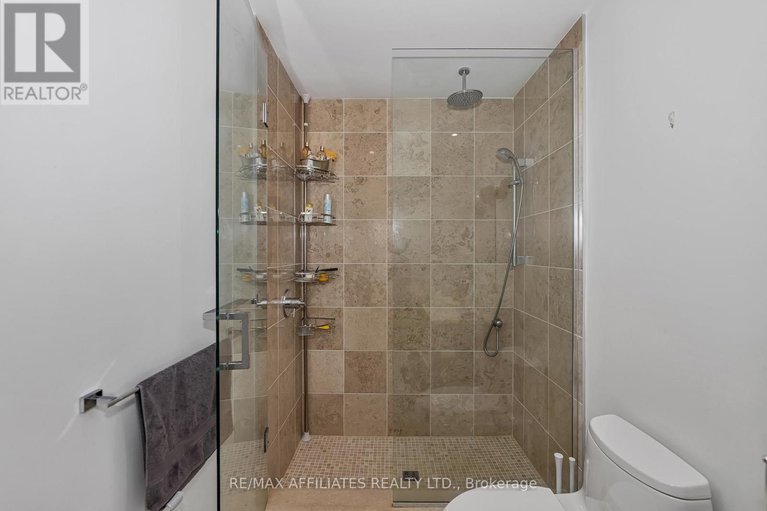 28545690/1807-111-champagne-avenue-s/west-centre-town/ottawa/ontario/K1S5V3_17
