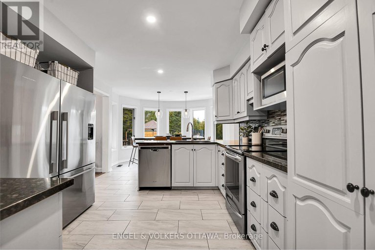 28882627/102-delaney-drive/huntley-ward-south-west/ottawa/ontario/K0A1L0_9