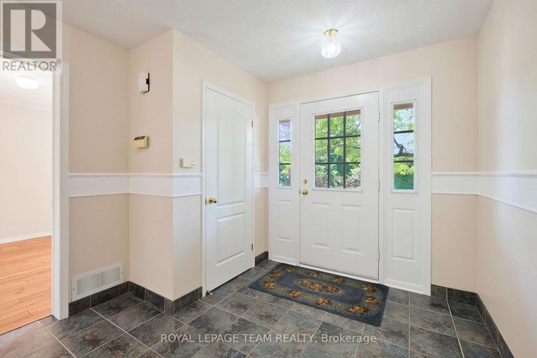 28637623/20-renshaw-avenue/stittsville-central/ottawa/ontario/K2S1G9_5