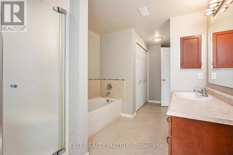 28617032/4-2086-valin-street/springridgeeast-village/ottawa/ontario/K4A0C1_10